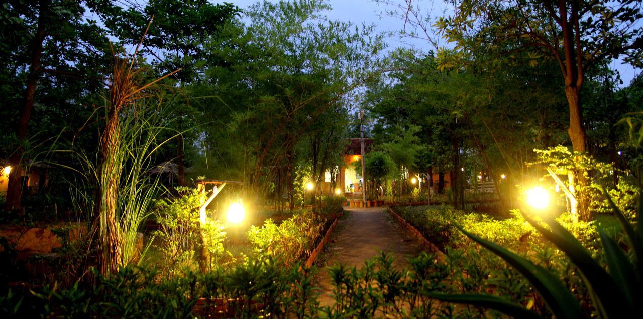 Pugmark Resort Канха Экстерьер фото